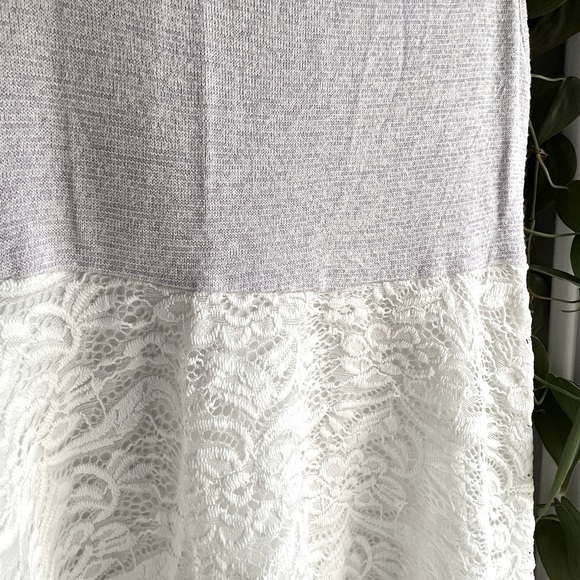 Design Lab - Knit/Lace/Chiffon Sleeveless Top (XS) - Picture 2 of 3